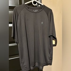 Under Armour Mens charcoal colored XL t-shirt. Tech tee. Dri fit.